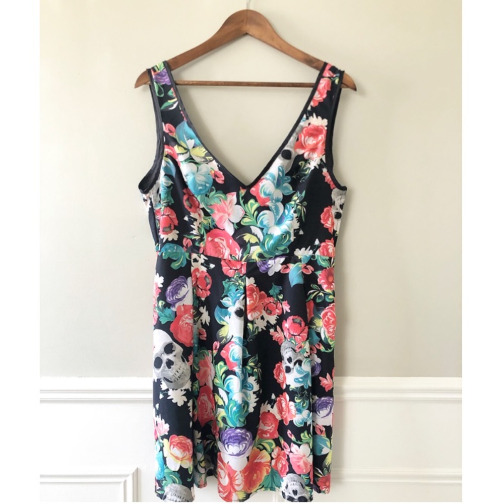 Floral skull Hot Topic Dress 🌹 💀
